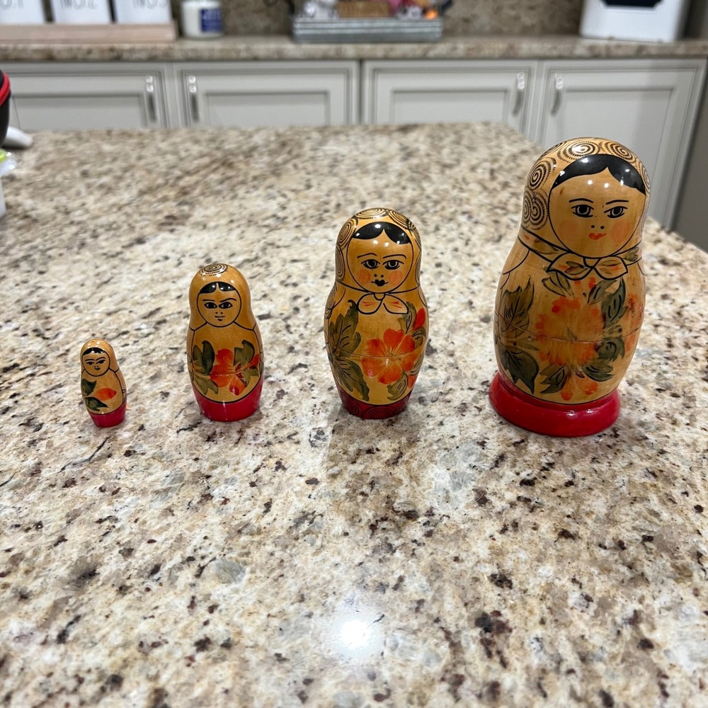 Vintage Russian Matryoshka Nesting Dolls Hand Painted Wood Set‎ of 4 Floral Red